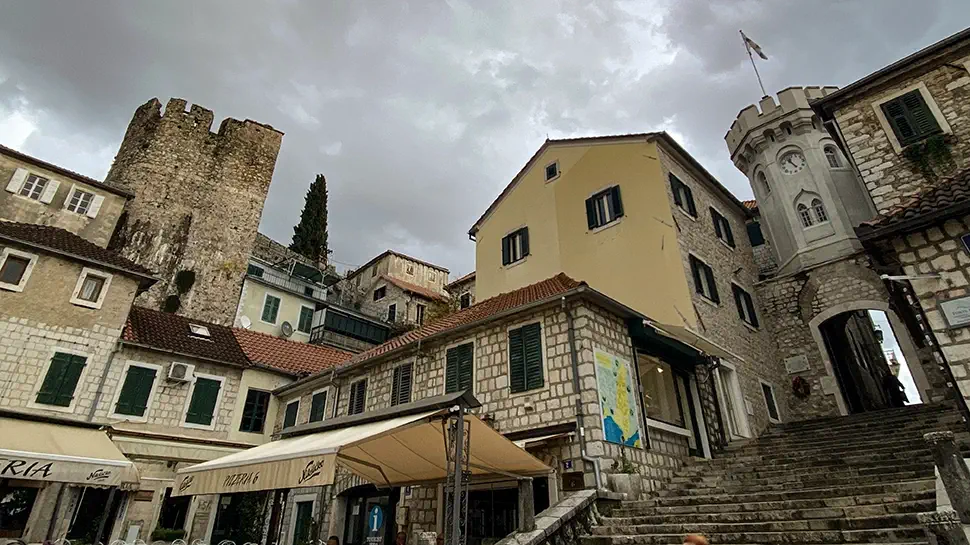 Западная башня в Херцег-Нови