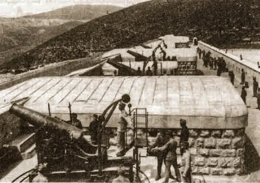 Тяжелая гаубичная батарея. Форт Радишевич в 1914. Фото из книги Radojica-Raso Pavicevic